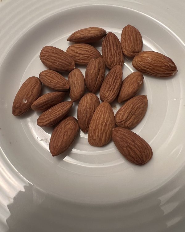 Çiğ Badem İçi